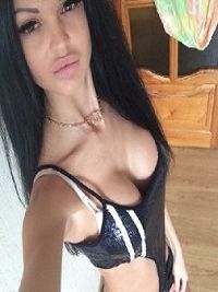 Escort Aselina in Canas